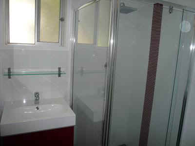 bath1.jpg (25301 byte)